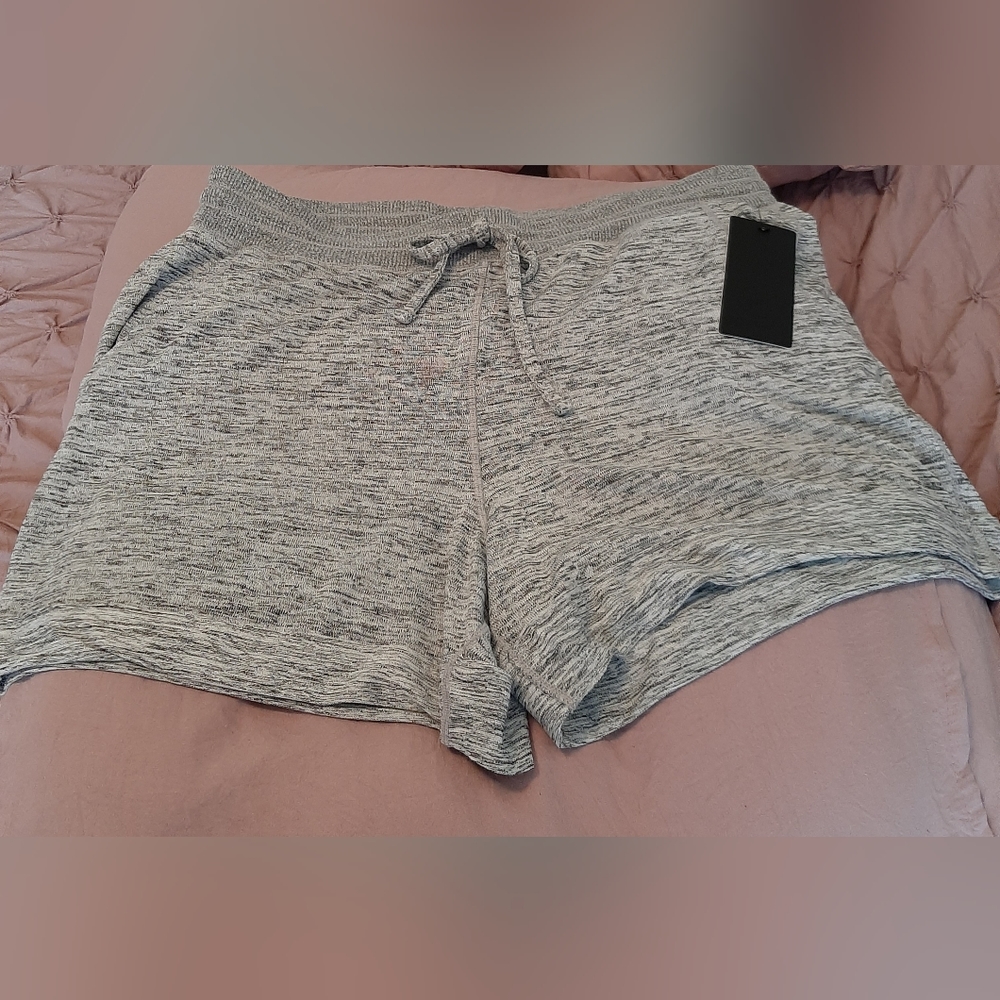 Size 1X Heather Gray 90° Degree by Reflex shorts